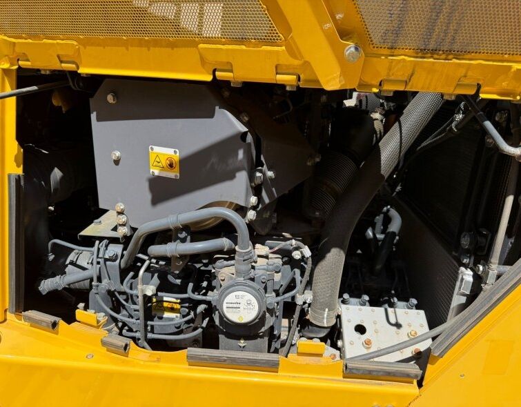 KOMATSU D155 AX-7 ***BRAND NEW***